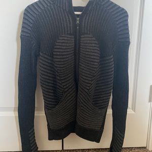 Lululemon black zip up sweatshirt